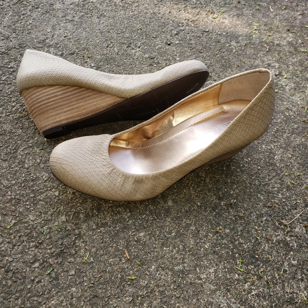 Wedge heels